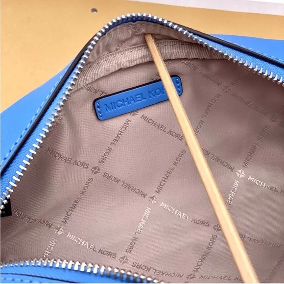 Michael Kors Pencil Cosmetic Case MK Giftables MD Makeup - Picture 8 of 9